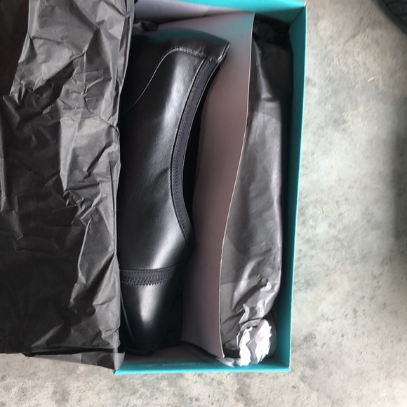 COPY - NIB Classic leather ballet flats. - Picture 2 of 4